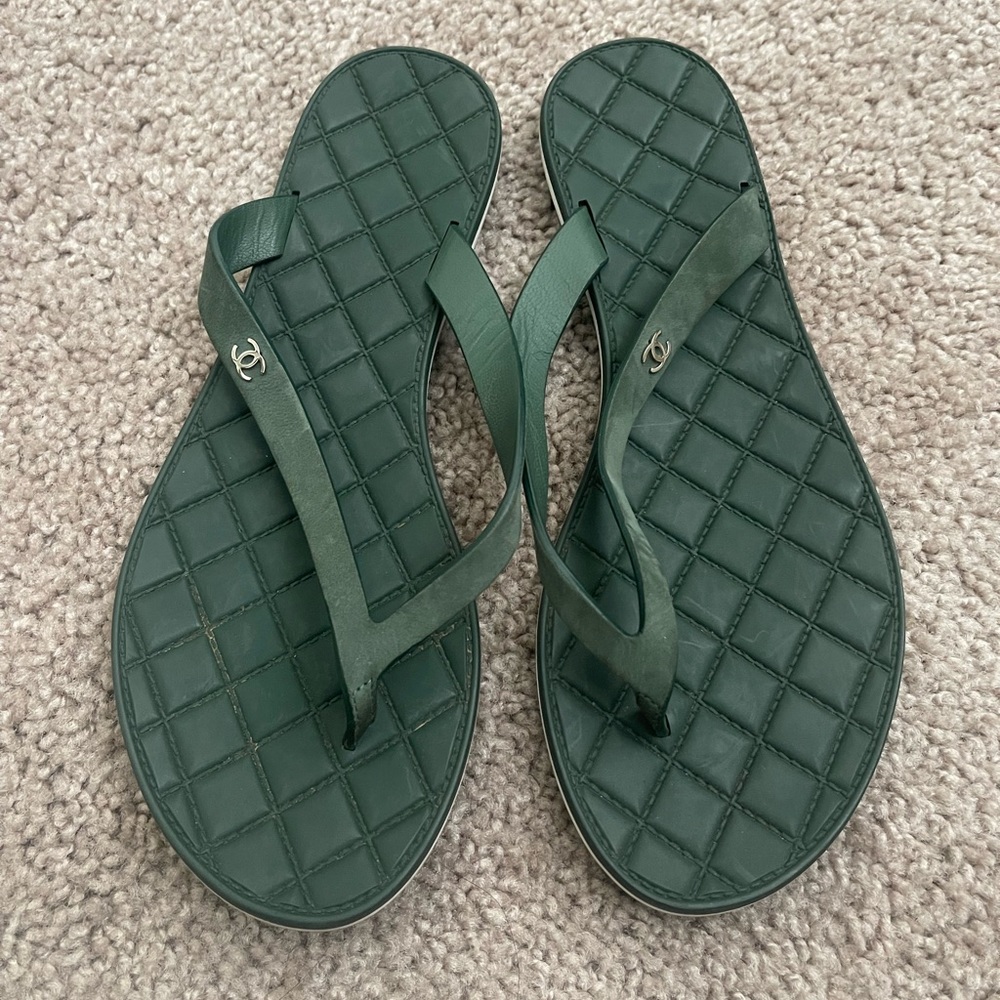 CHANEL Quilted Suede Leather Calfskin Thong Sandal
